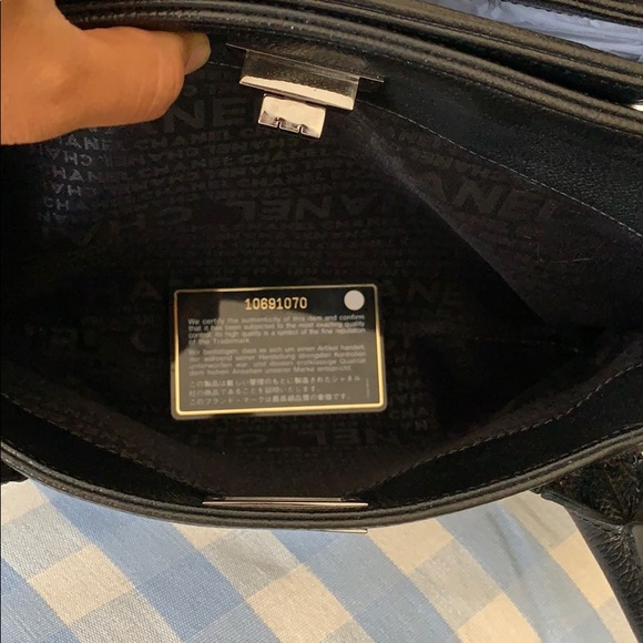 πCloset closing! Authentic Chanel reissues handbag, great for working bag - Picture 9 of 13
